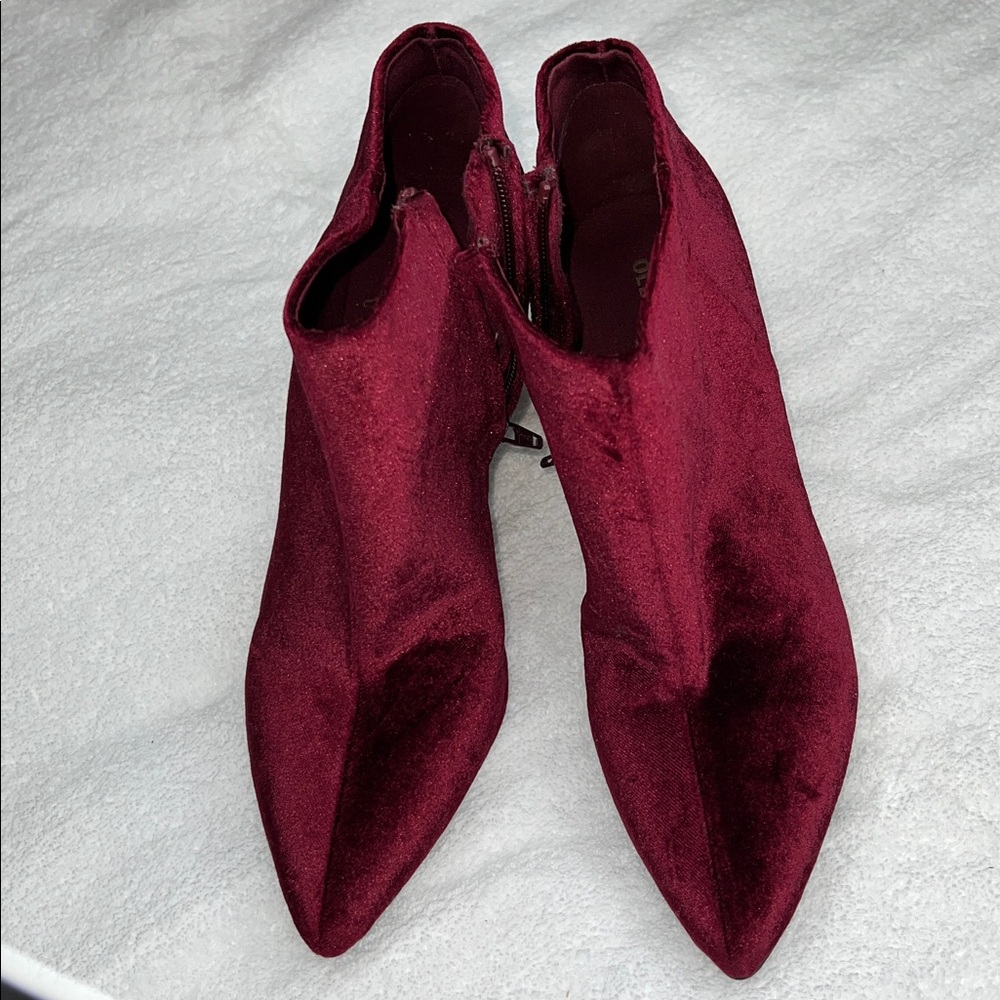 OLD NAVY 9 Wine Red Burgundy Suede Ankle Bootie Mobwife Bootie High Heel